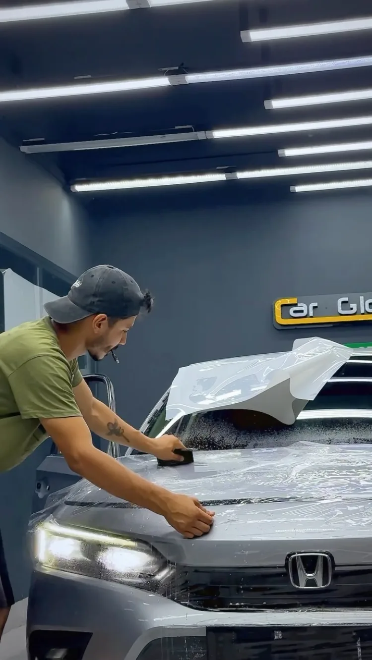 Honda Civic kaputuna PPF uygulaması